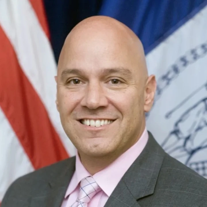 Happy birthday USA: Unsung Italian heroes. Paul Vallone (Queens, New York)